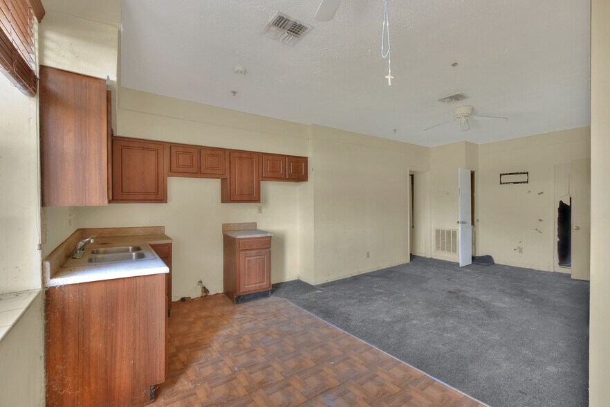 More Photos Of 206 Pilaklakaha Ave, Auburndale Apartments For Sale