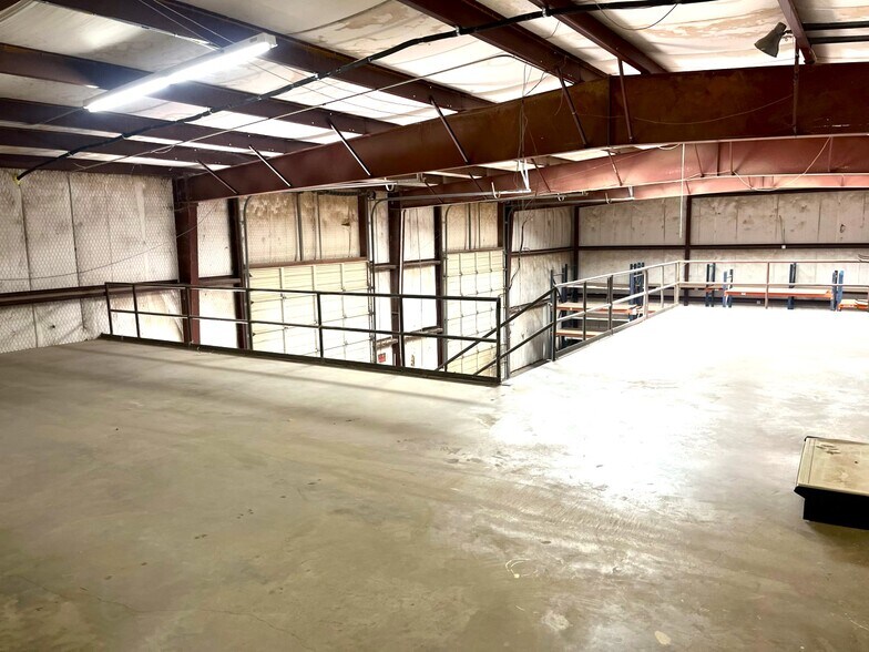 More Photos Of 914 Arroyo St, San Angelo Warehouse For Lease