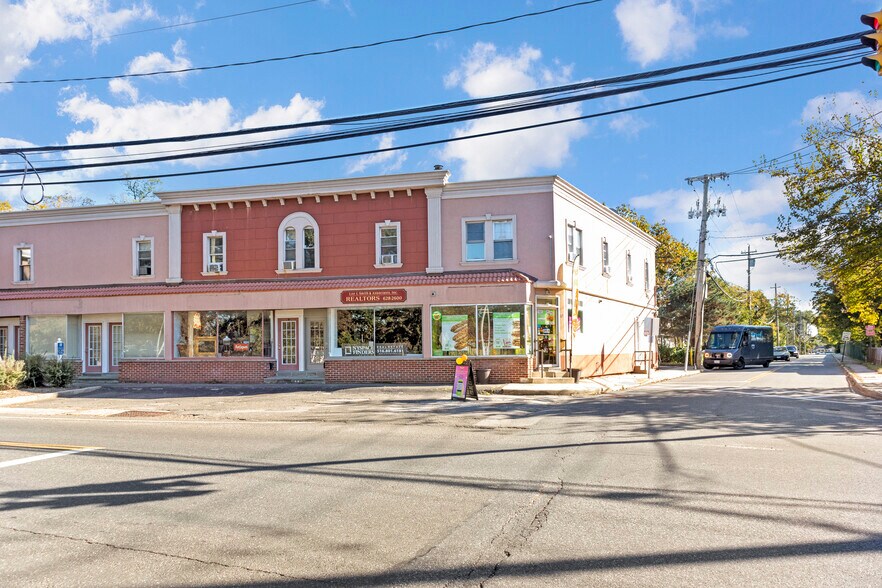 More Photos Of 78-88 Bayville Ave, Bayville Storefront Retail Residential For Lease