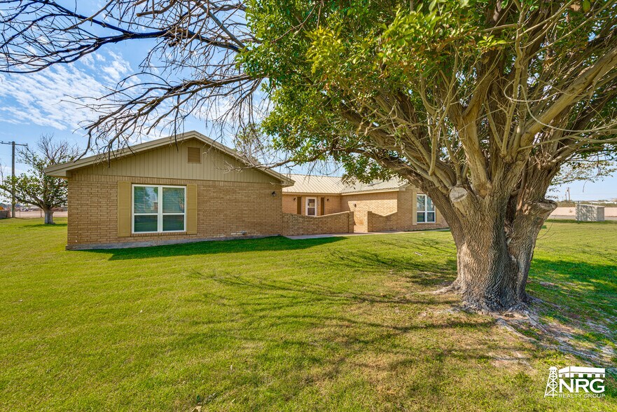 More Photos Of 5100 FM 715, Midland Warehouse For Sale