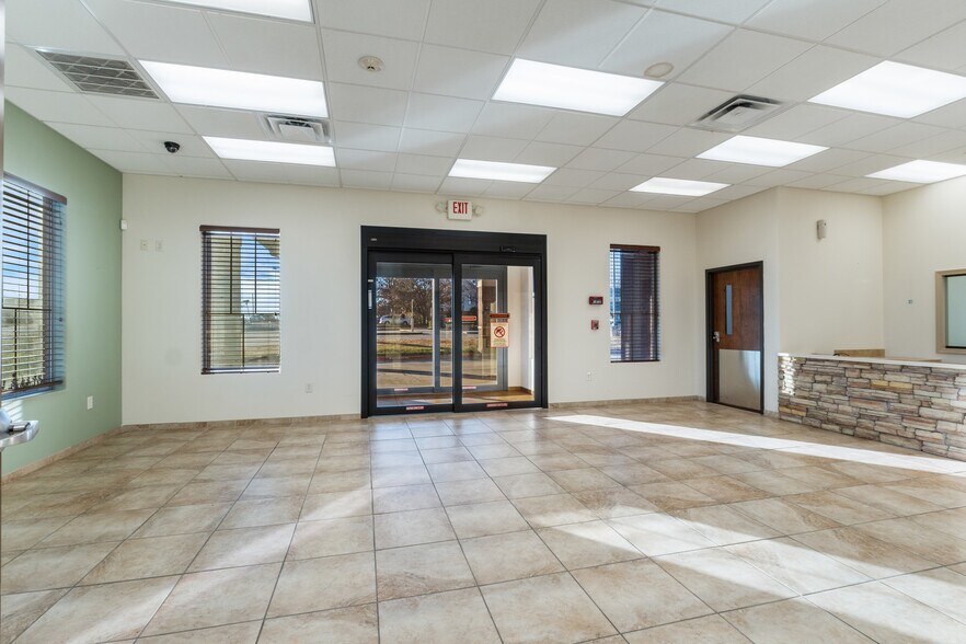 More Photos Of 101 N 37th St, Rogers Medical For Lease