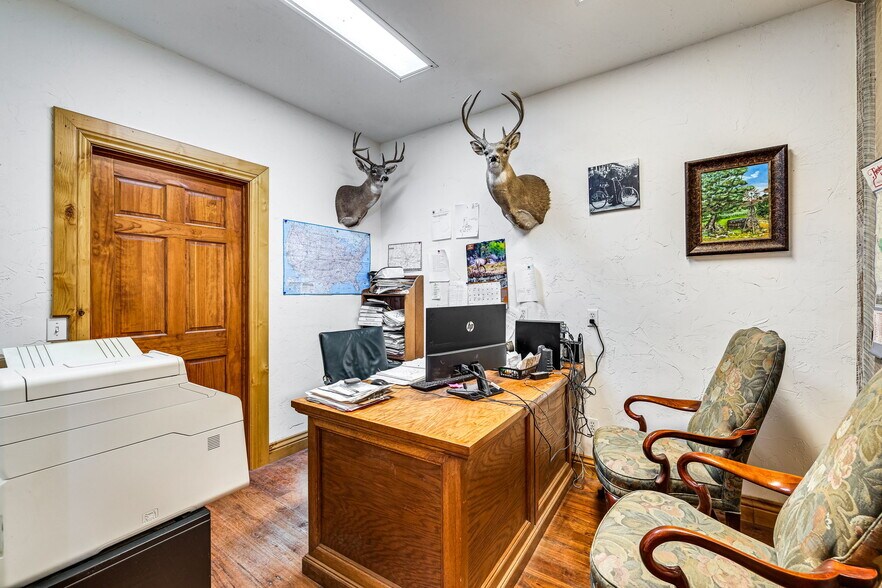 More Photos Of 2684 W US Highway 290, Fredericksburg Warehouse For Sale
