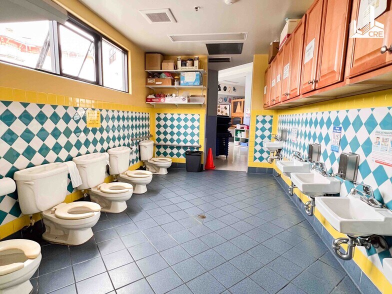 More Photos Of 1011 7th Ave, Oakland Daycare Center For Sale