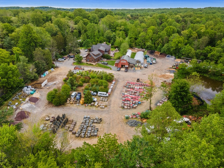 More Photos Of 11501 Popes Head Rd, Fairfax Garden Center For Sale