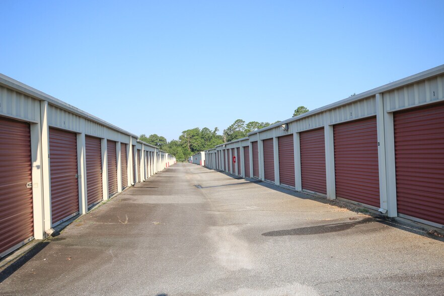 More Photos Of 431 S Mock rd, Albany Distribution For Sale