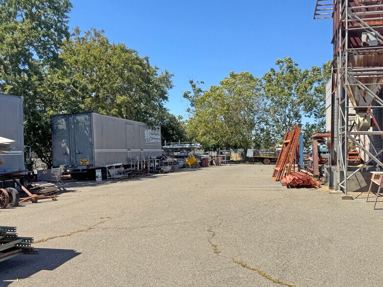 More Photos Of 2811 Dowd Dr, Santa Rosa Office For Lease