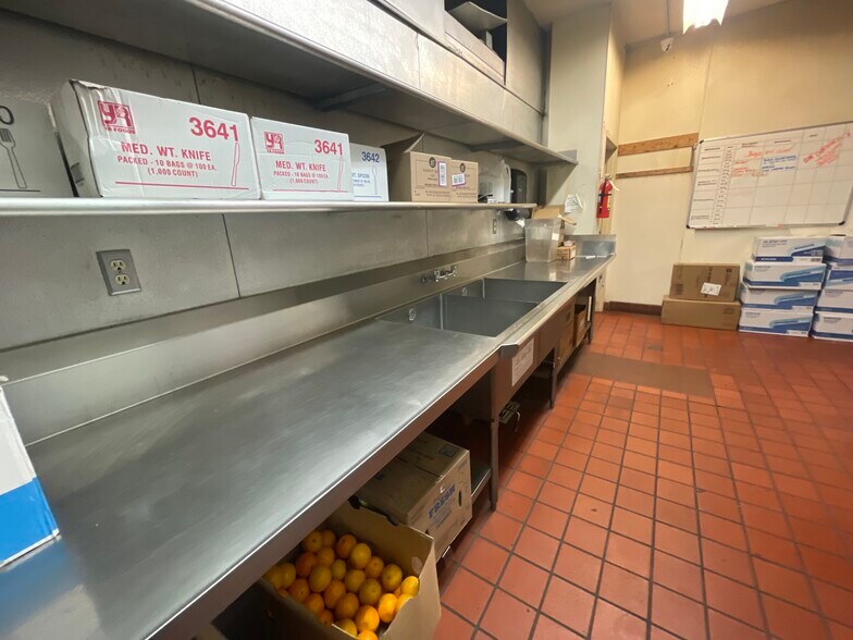 More Photos Of 111 E March Ln, Stockton Hotel For Lease