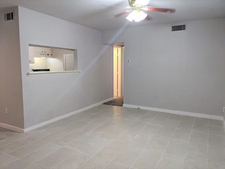 More Photos Of 704 E 22nd St, Houston Apartments For Sale