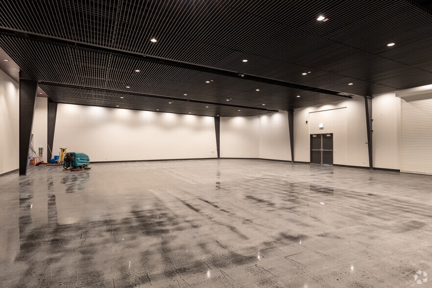 More Photos Of 1414 S Western Ave, Chicago Manufacturing For Lease