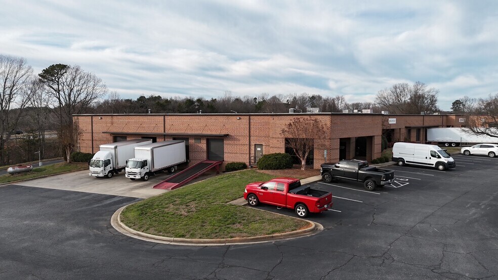 Primary Photo Of 822-826 22nd Street Pl SE, Hickory Warehouse For Lease