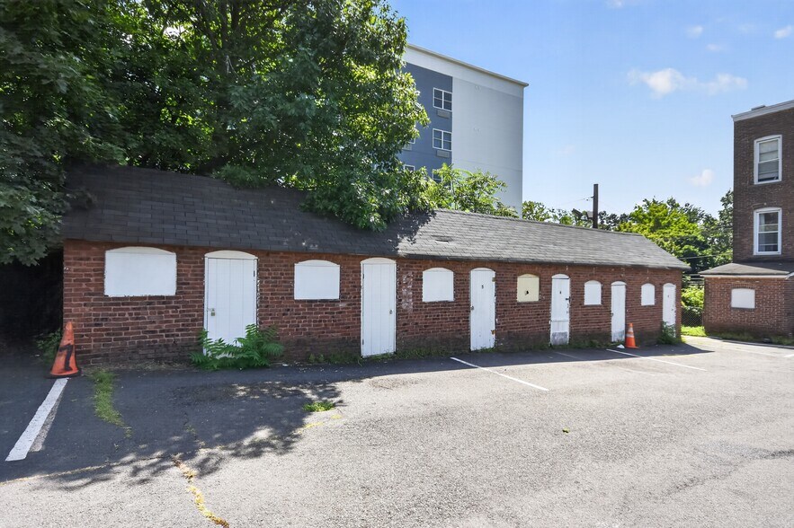 More Photos Of 261 French St, New Brunswick Apartments For Sale
