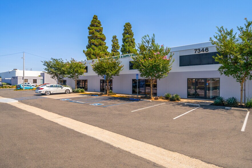 Primary Photo Of 15131-15151 Goldenwest Cir, Westminster Unknown For Lease
