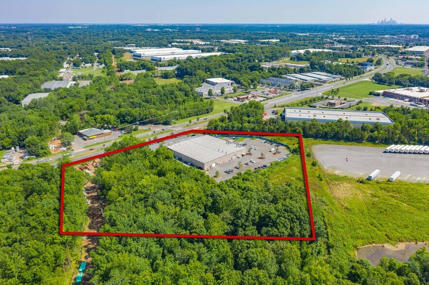 More Photos Of 10421 S Tryon St, Charlotte Auto Repair For Sale