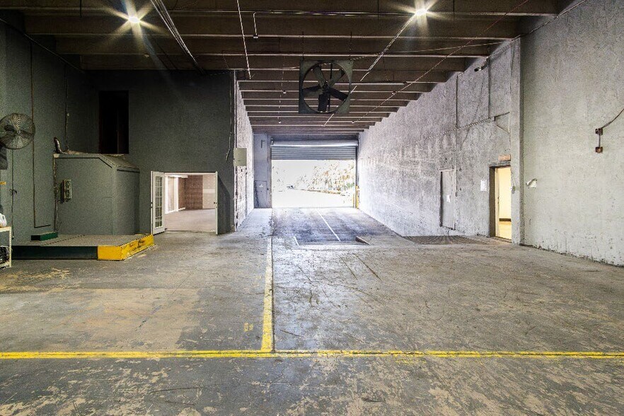 More Photos Of 7480 NW 52nd St, Miami Warehouse For Sale