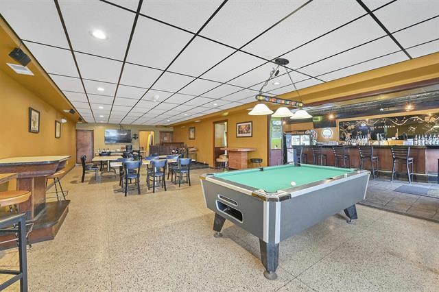 More Photos Of 821 S Broadway, Green Bay Restaurant For Sale