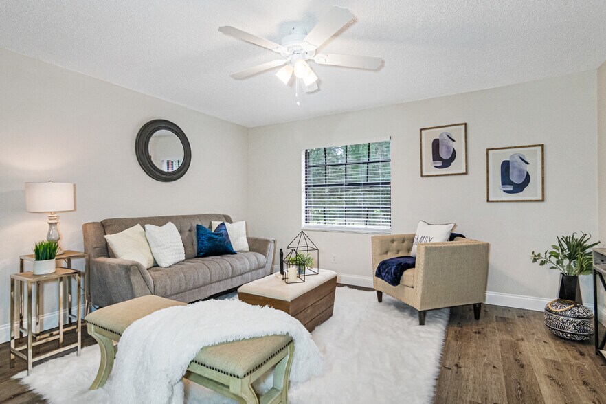 More Photos Of 7802-7806 Colonial Club Ct, Riverview Apartments For Sale