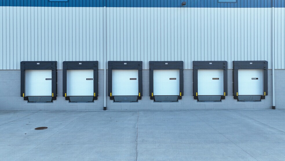 More Photos Of 460-480 Research Dr, Pittston Township Manufacturing For Lease