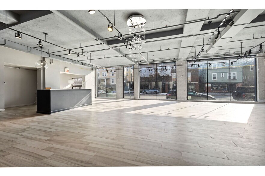 More Photos Of 81 Boylston St, Brookline Storefront For Sale