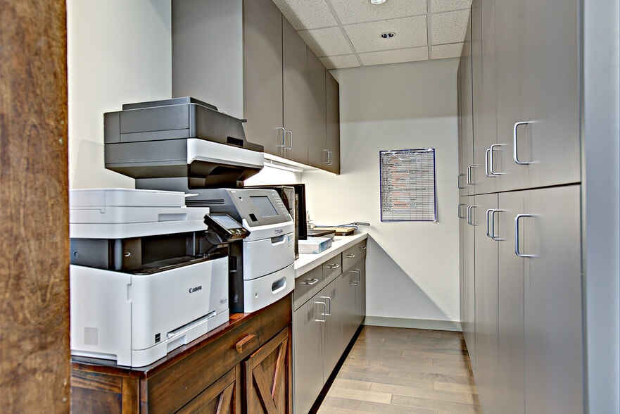 More Photos Of 0110 SW Bancroft St, Portland Office For Lease