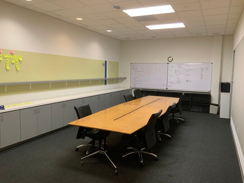 More Photos Of 16641 Roscoe Pl, North Hills Warehouse For Lease