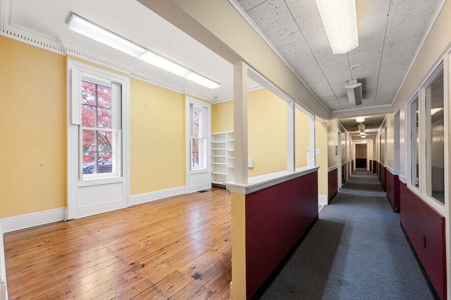 More Photos Of 230 W Boscawen St, Winchester Office Residential For Sale
