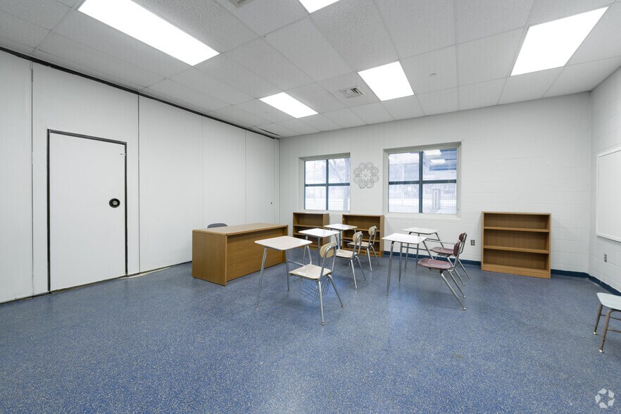 More Photos Of 701 N Niles Ave, South Bend Medical For Lease