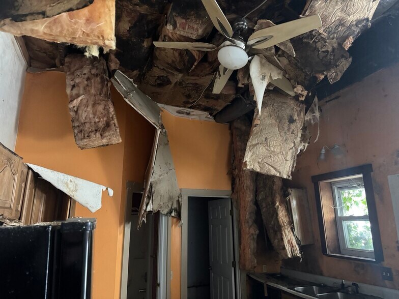 More Photos Of 111 N Walnut St, North Manchester General Retail For Sale