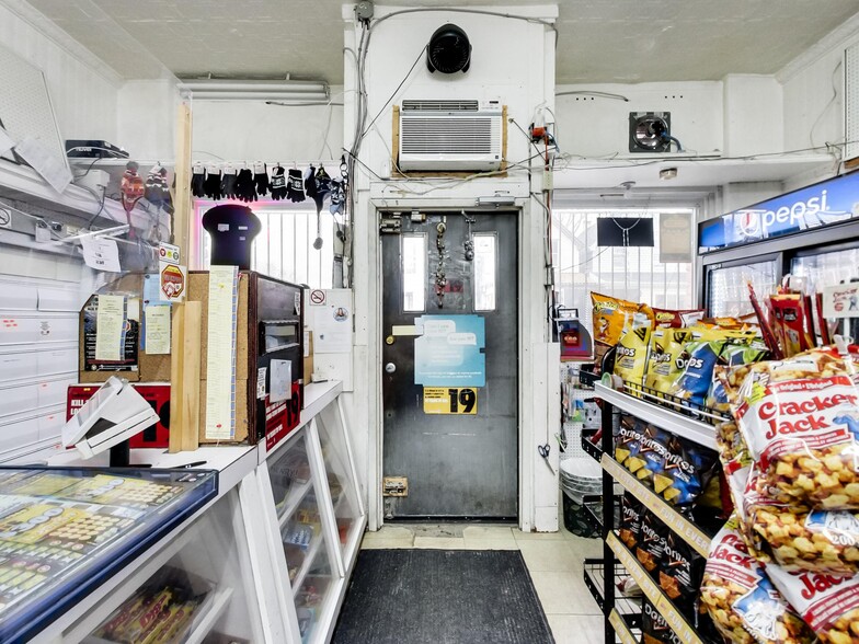 More Photos Of 44 Francis St, Hamilton Flex For Sale