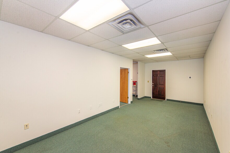 More Photos Of 59 E Mill Rd, Long Valley Office For Sale