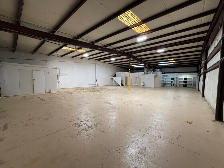 More Photos Of 100-108 Dorchester Manor Blvd, North Charleston Warehouse For Lease