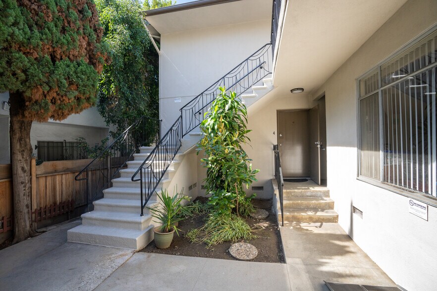 More Photos Of 1434 15th St, Santa Monica Apartments For Sale