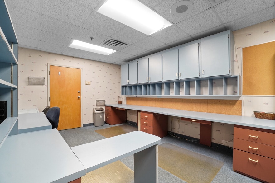 More Photos Of 725 Reservoir Ave, Cranston Medical For Lease