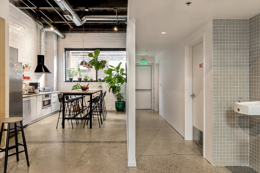 More Photos Of 1948 Division St, Detroit Office For Lease