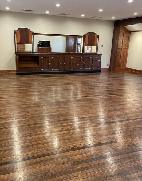 More Photos Of 417 W Wall St, Grapevine Office For Lease
