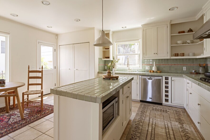 More Photos Of 3700 Arbolada Rd, Los Angeles Apartments For Sale