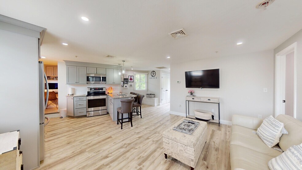 More Photos Of 400 Main St, Reading Office Residential For Sale