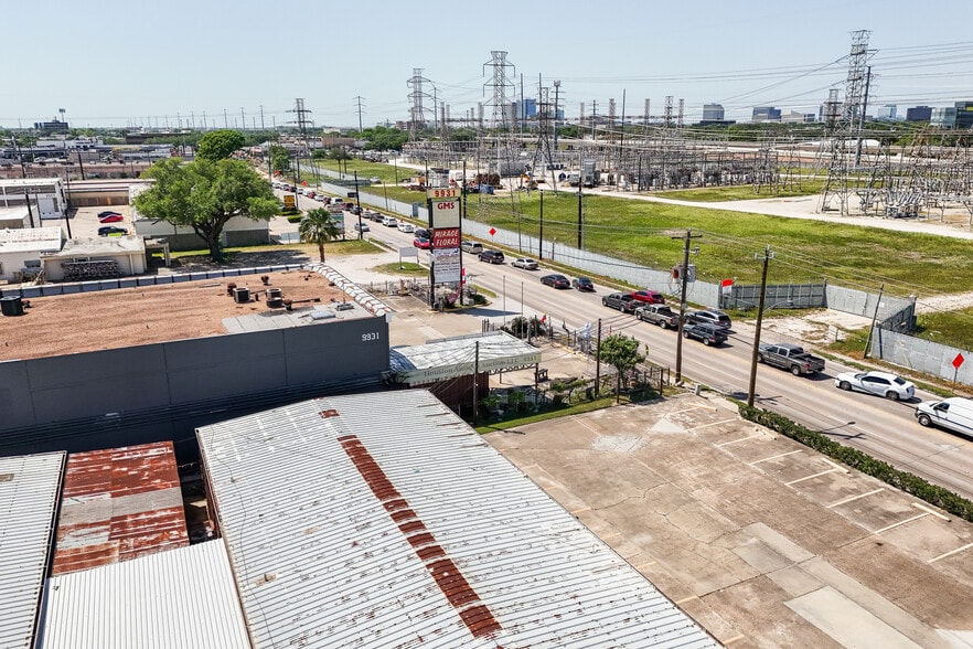 More Photos Of 9931 Harwin Dr, Houston Warehouse For Lease