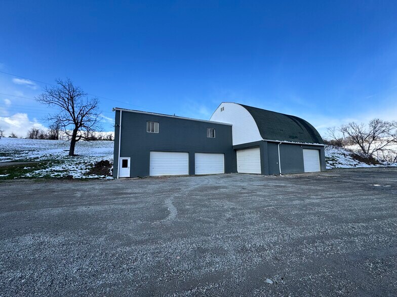 More Photos Of 797 Carlton Dr, Bentleyville Warehouse For Lease