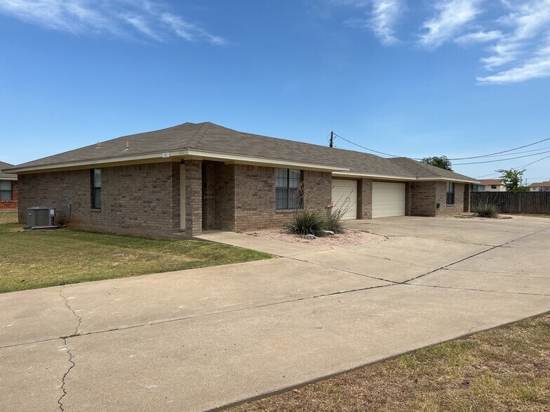 More Photos Of 900 McDaniel Cir, Killeen Multifamily For Sale
