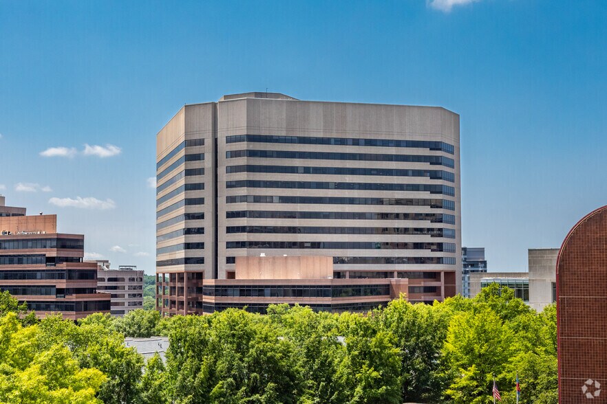 More Photos Of 8405 Colesville Rd, Silver Spring Unknown For Lease