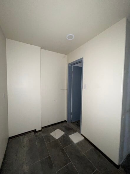 More Photos Of 137 S Bentsen Palm Dr, Mission Office For Sale