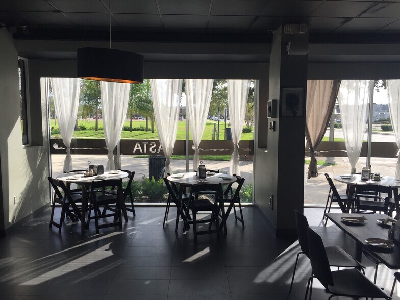 More Photos Of 350 E Seminole Blvd, Sanford Freestanding For Sale