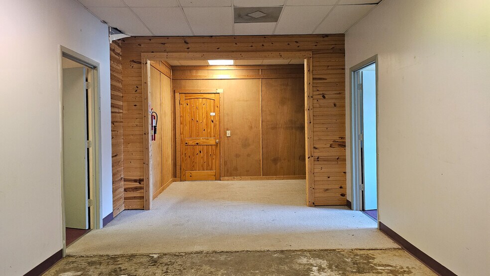 More Photos Of 5987 Highway 441, Wiley Storefront Retail Office For Sale