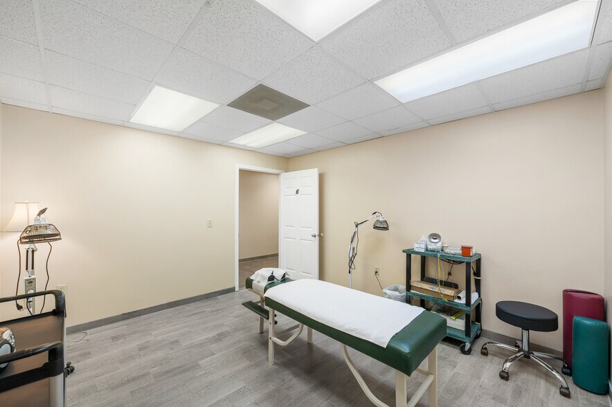 More Photos Of 3480 W Main St, League City Medical For Sale