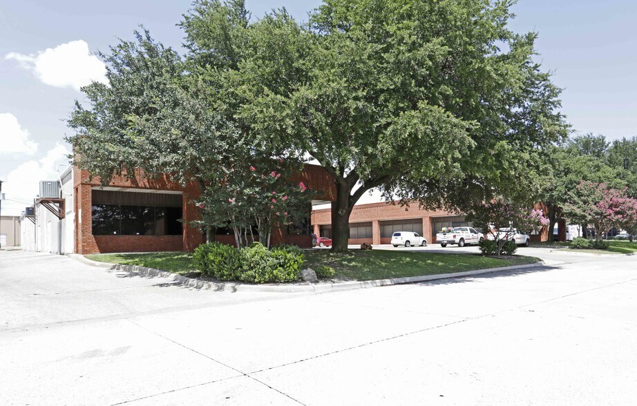 More Photos Of 10875 Plano Rd, Dallas Light Distribution For Lease