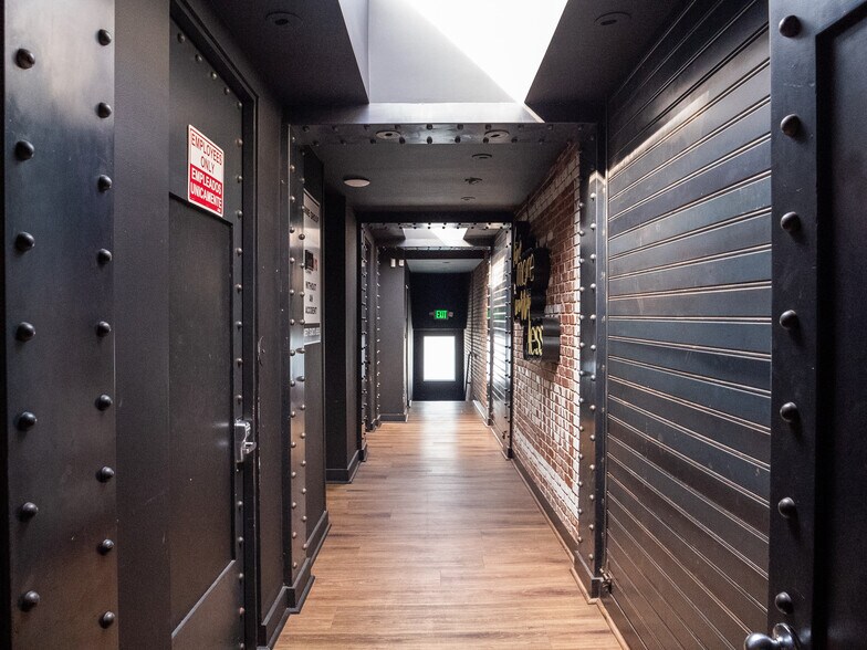 More Photos Of 1519 Wilshire Blvd, Santa Monica Restaurant For Sale