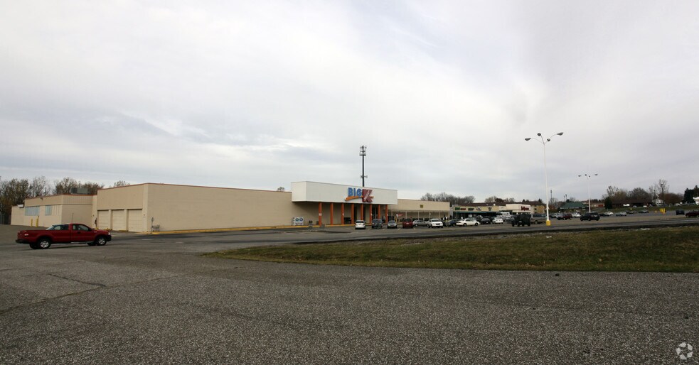 Primary Photo Of 1324-1424 E Grandview Blvd, Erie Unknown For Lease