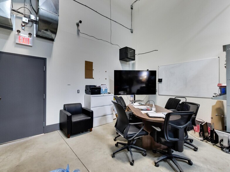 More Photos Of 1100 S Service Rd, Stoney Creek Office For Sale