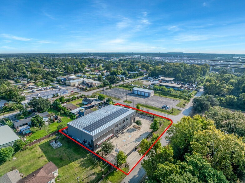 More Photos Of 5939 Albert Dr, Humble Light Distribution For Sale