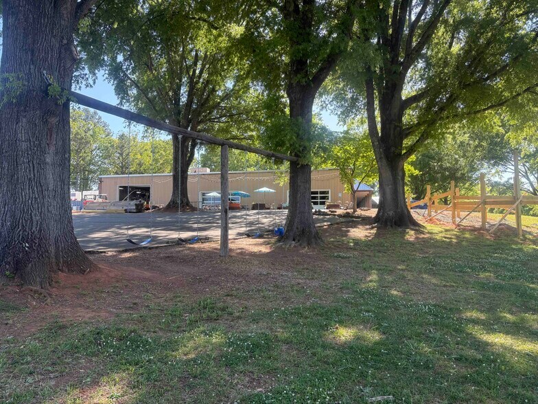 More Photos Of 192 Fashion Cir, Rutherfordton General Retail For Sale